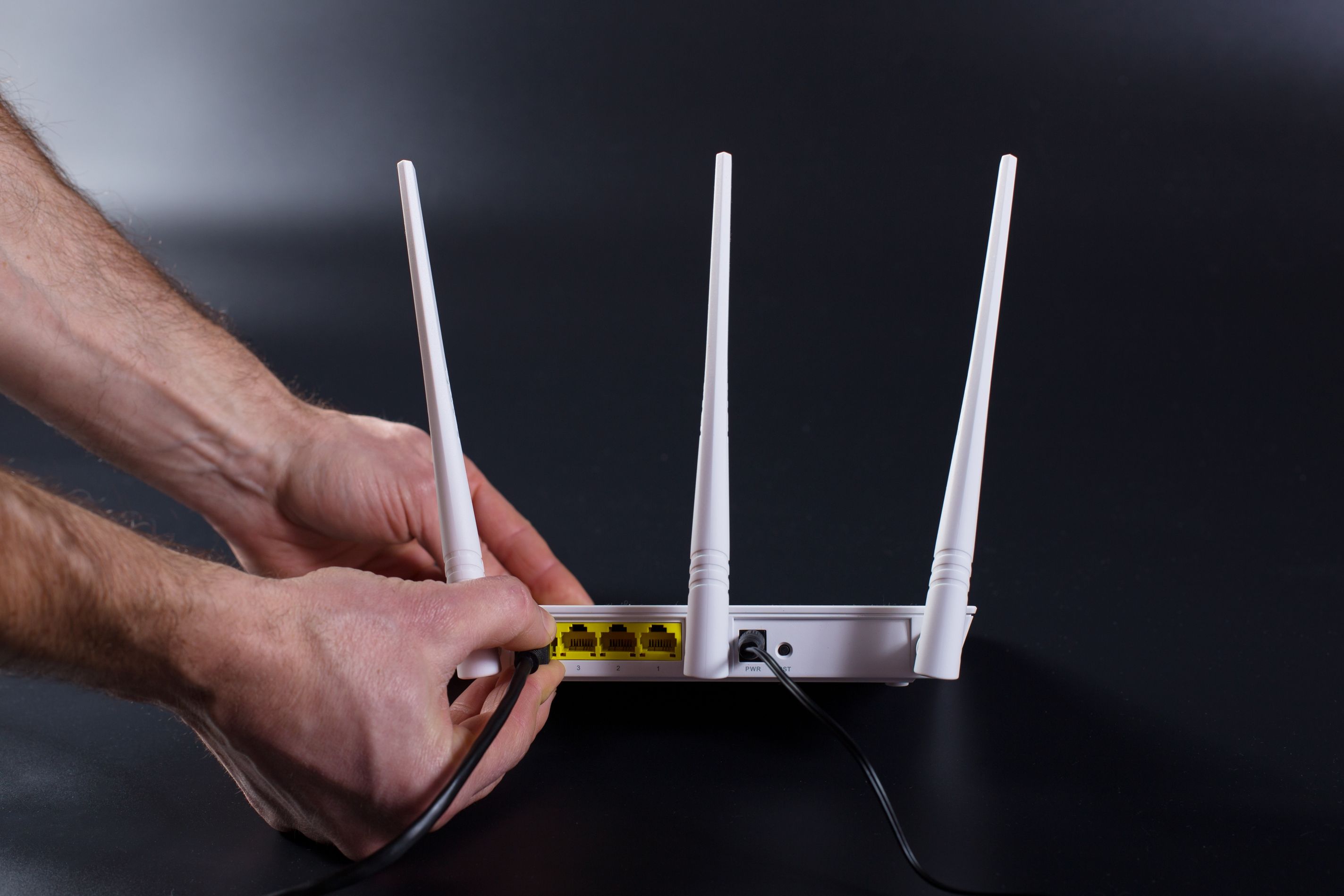 🌐 Internetanschluss & WLAN-Unterstützung