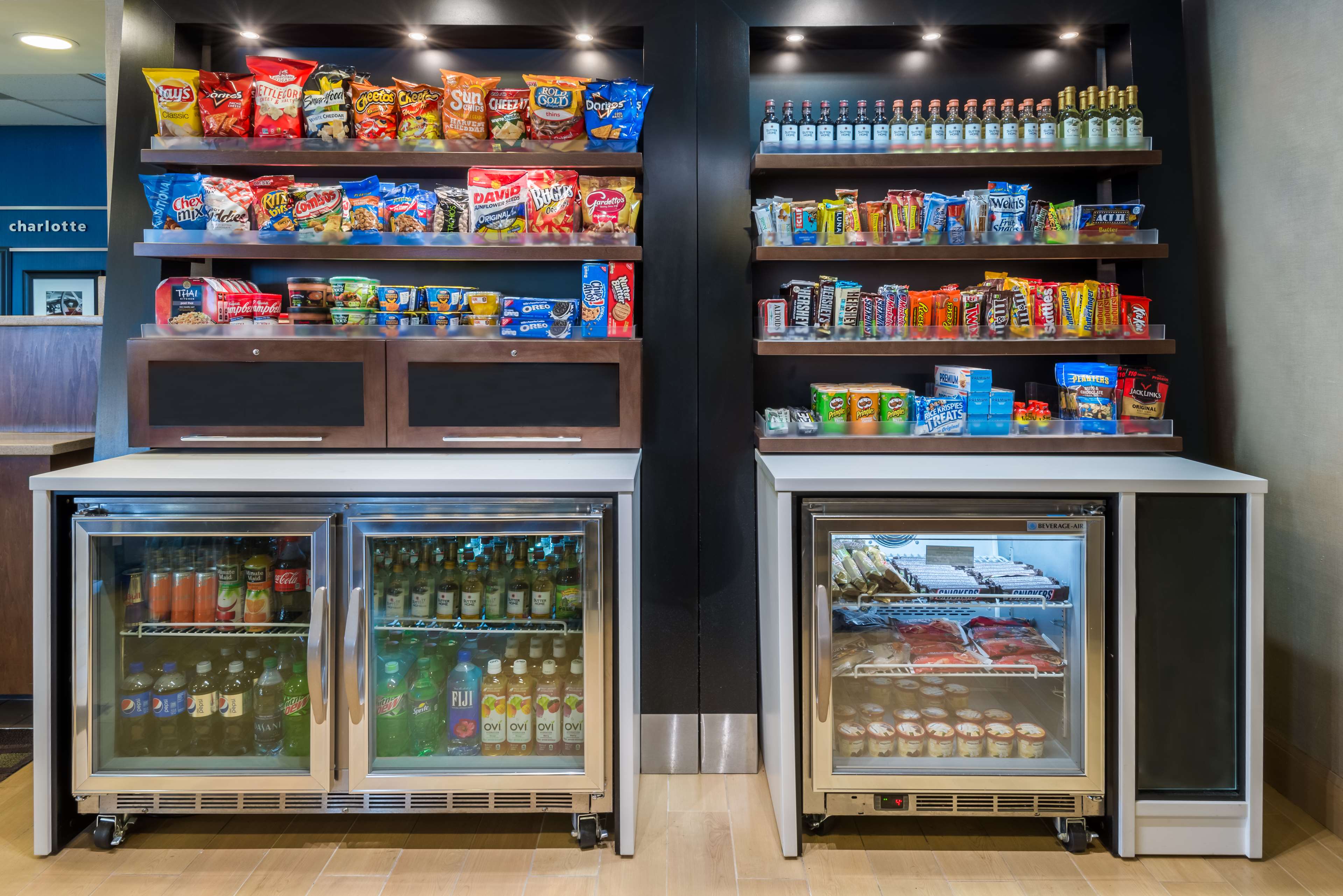 Hampton Inn Charlotte-University Place Photo