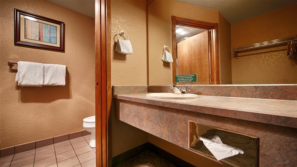 Best Western Plus Bayshore Inn Image