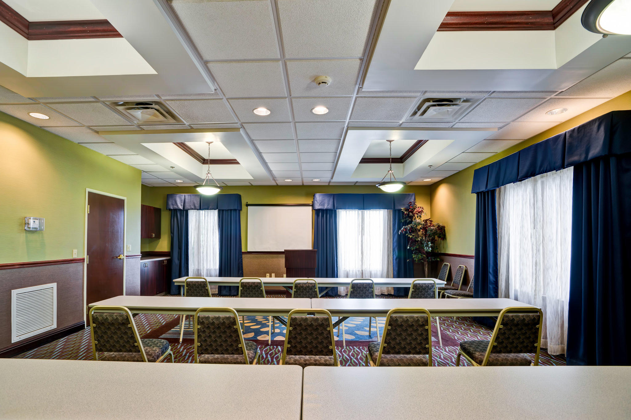 Holiday Inn Express & Suites Christiansburg Photo