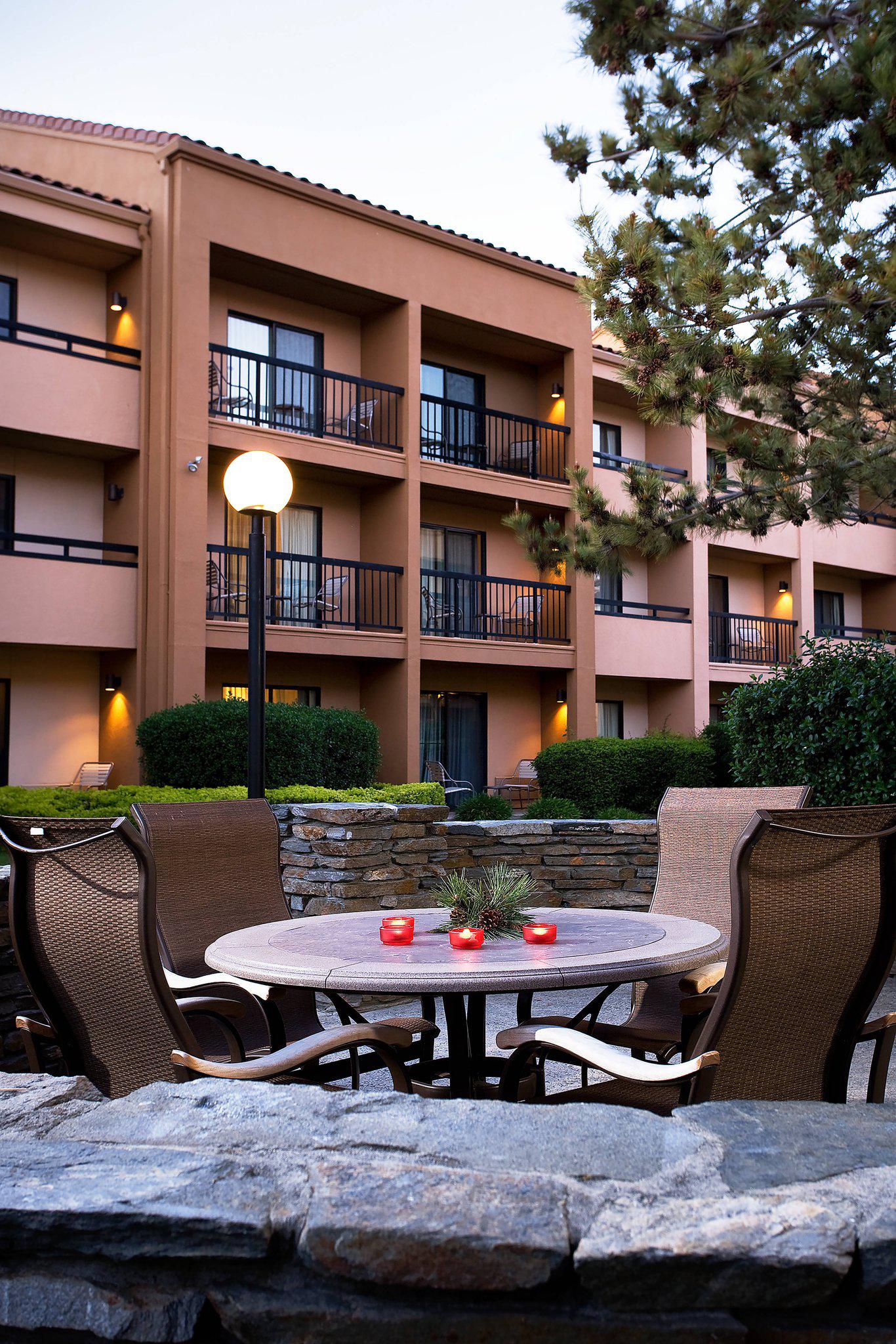 Courtyard by Marriott Fremont Silicon Valley Photo