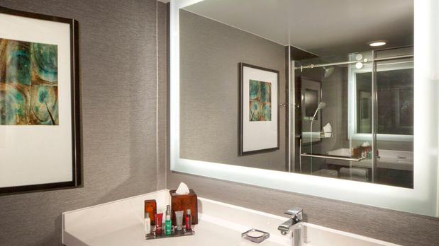 Images Omaha Marriott