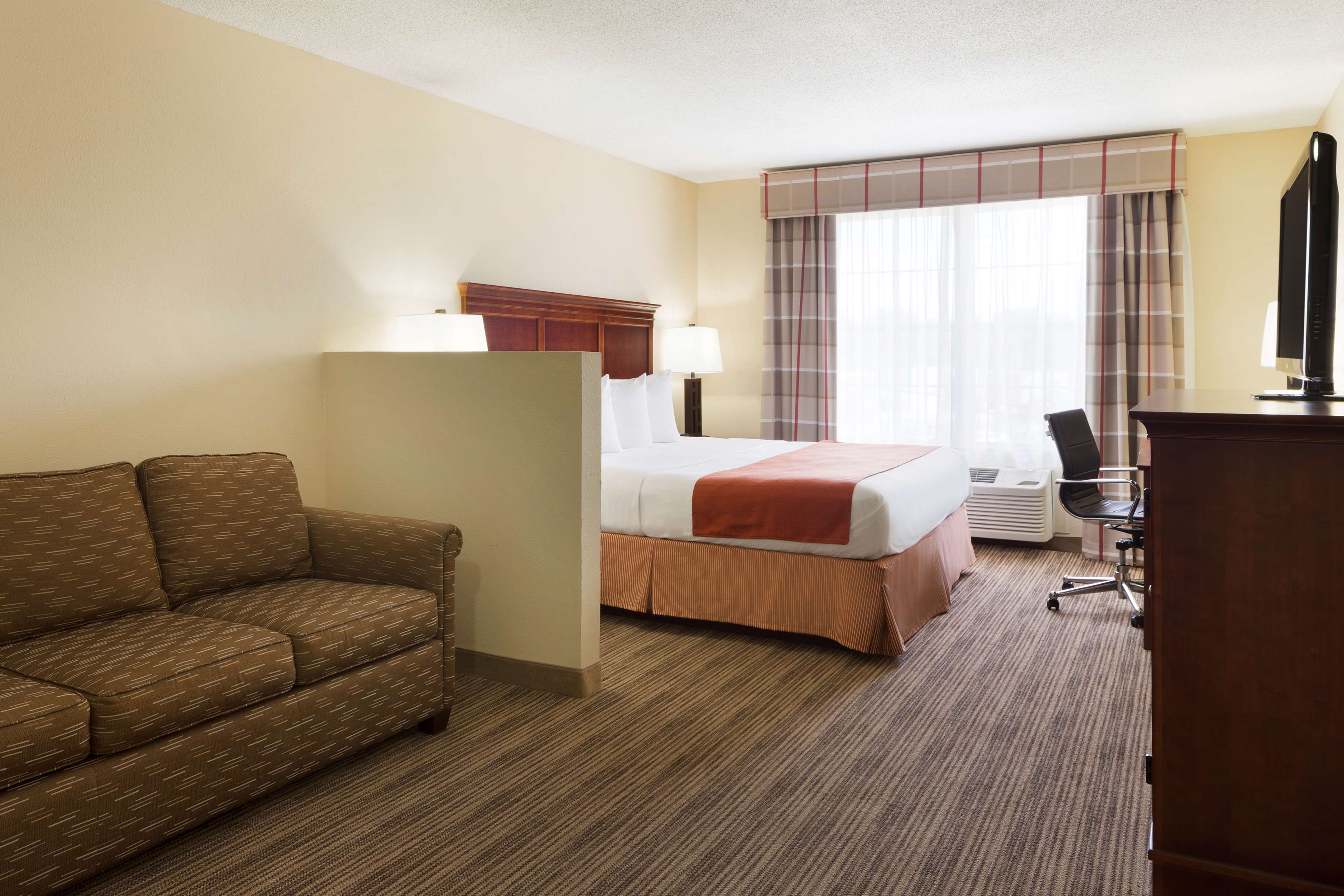 Country Inn & Suites by Radisson, Macedonia, OH Photo