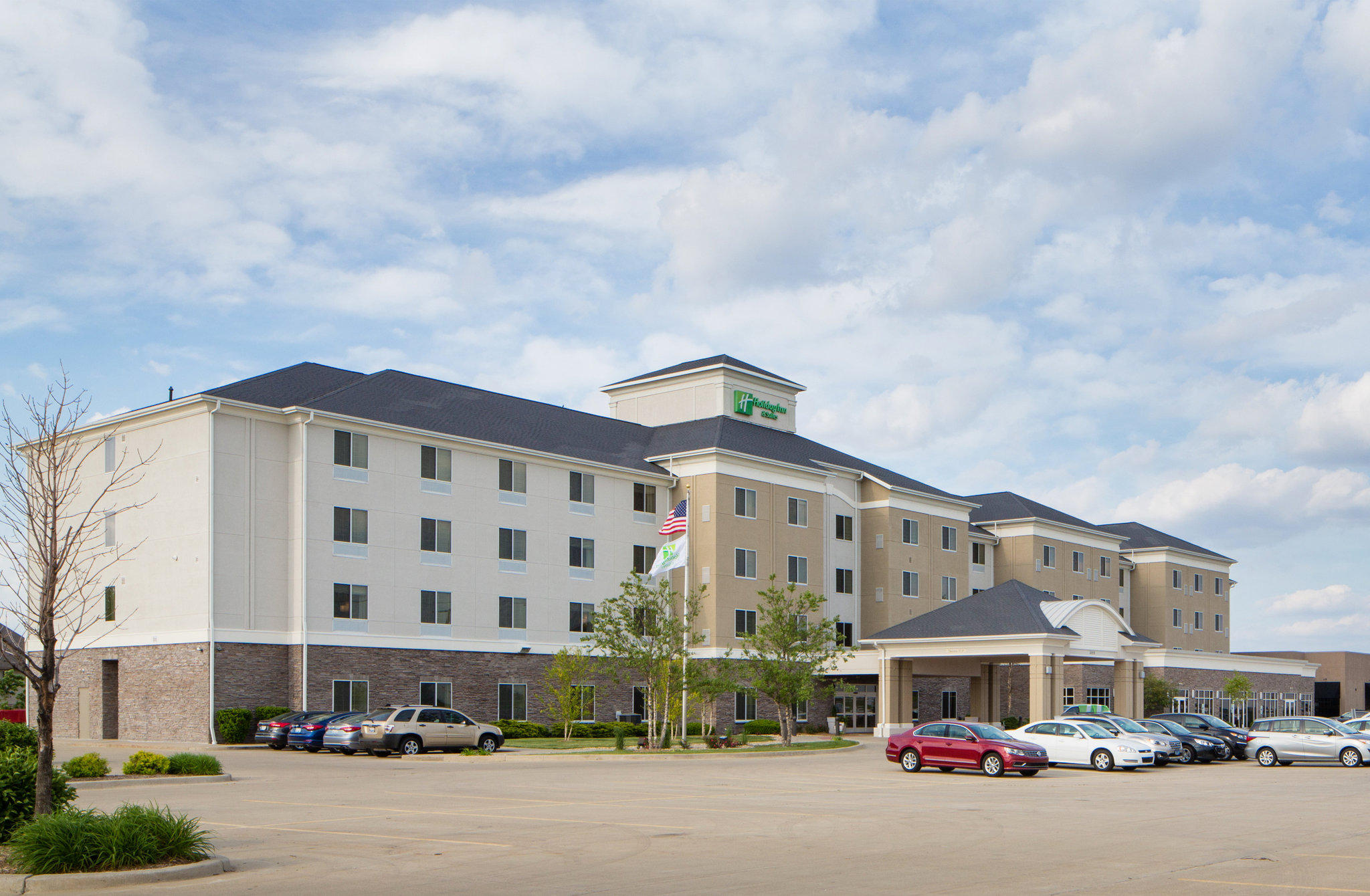 Holiday Inn & Suites Bloomington-Airport Photo