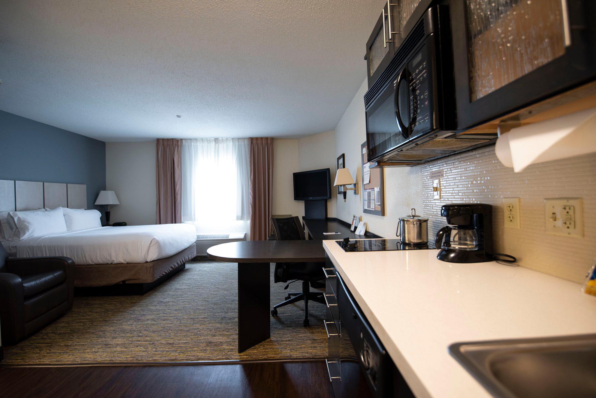 Candlewood Suites Chicago/Naperville Photo