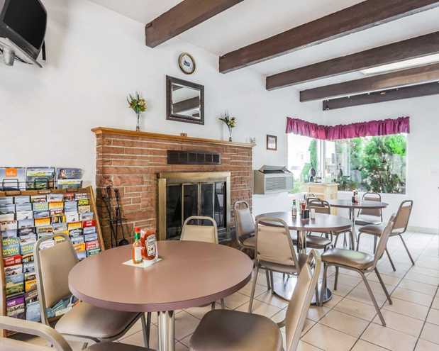 Images Rodeway Inn & Suites