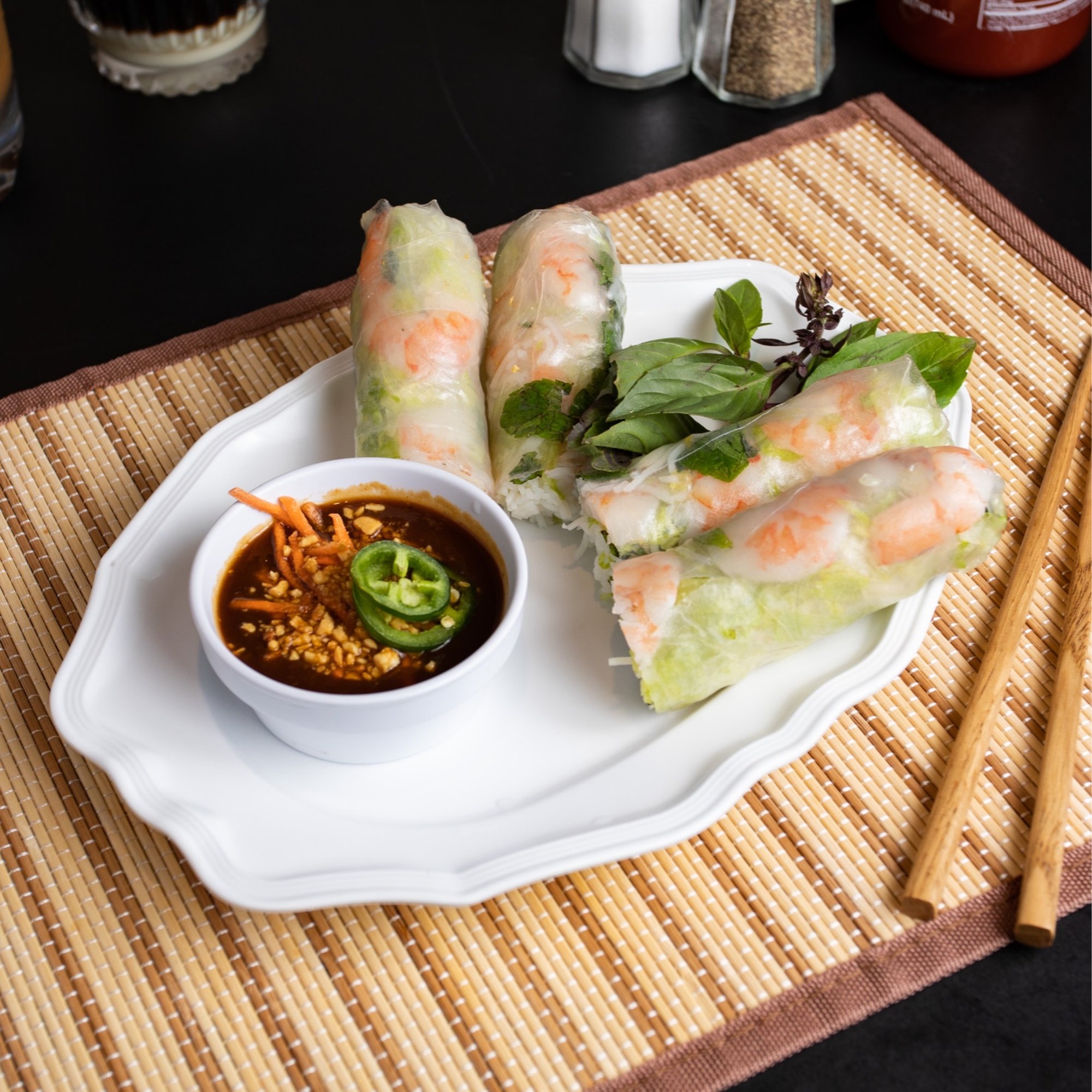 04. Shrimp spring rolls with fresh salad - gỏi cuốn