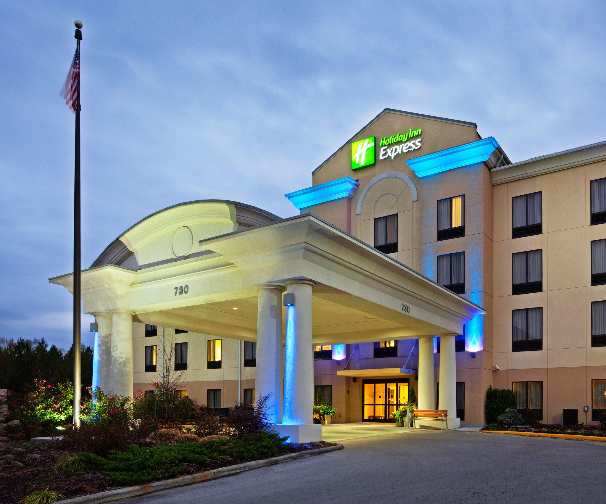 Holiday Inn Express Knoxville-Strawberry Plains Photo