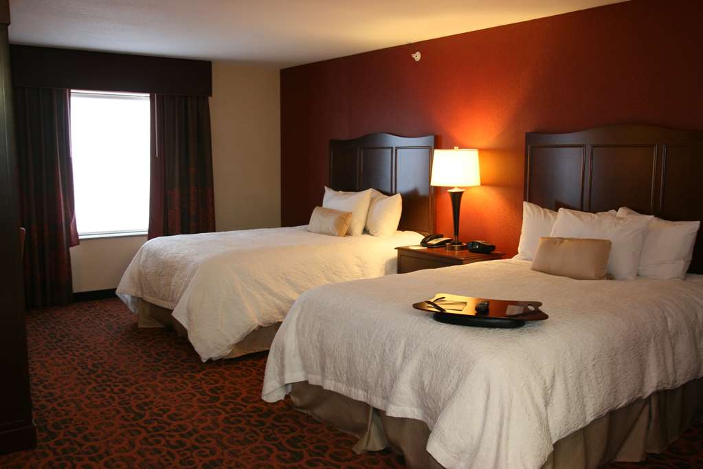 Hampton Inn & Suites Peru Image