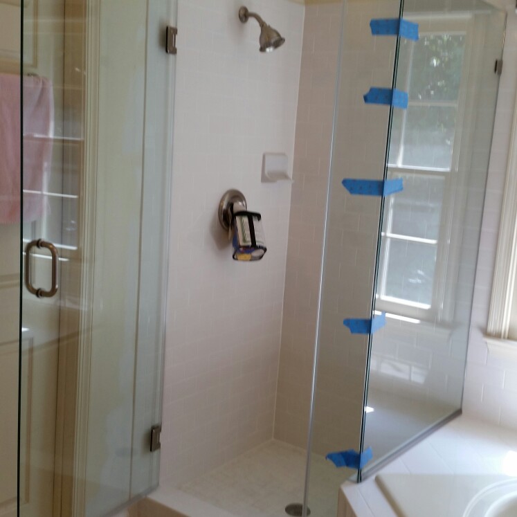 Modern Glass and Shower Doors Inc Photo