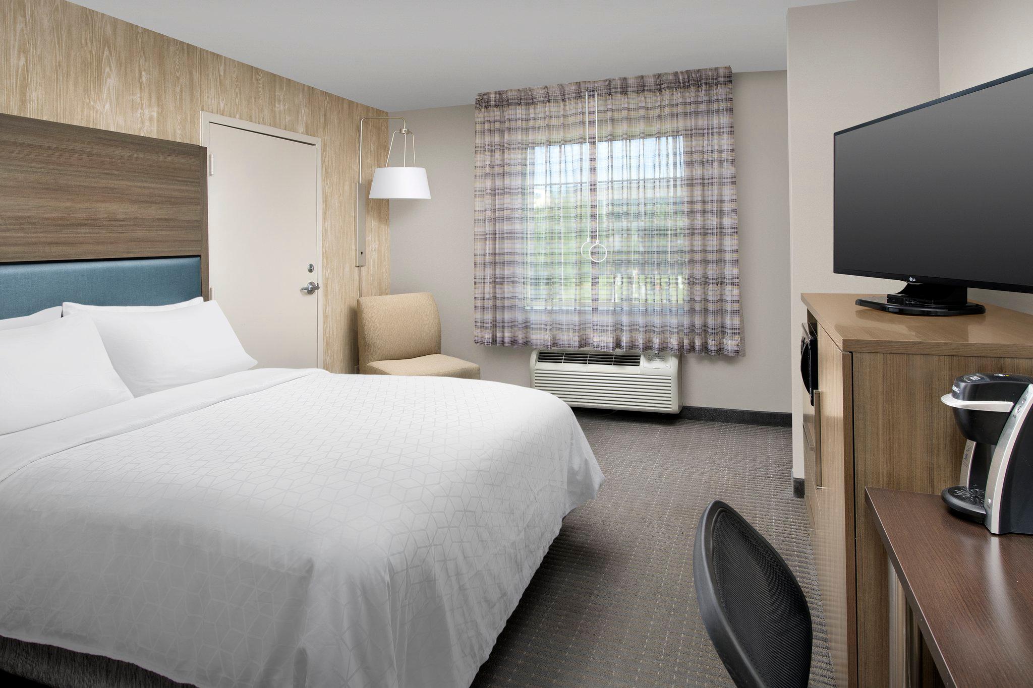 Holiday Inn Express & Suites Annapolis Photo