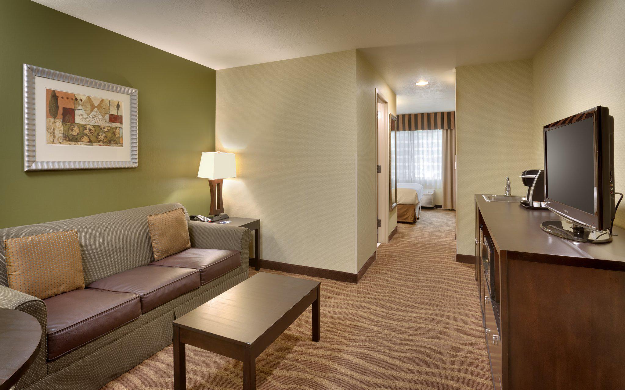 Holiday Inn Express & Suites American Fork- North Provo Photo
