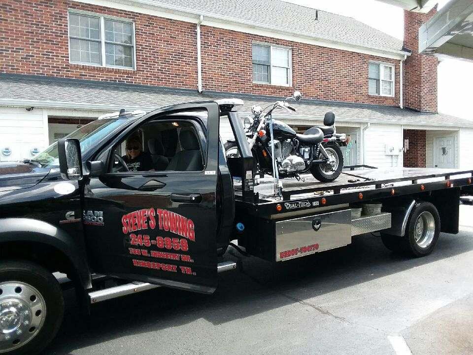 Steve's Towing Photo