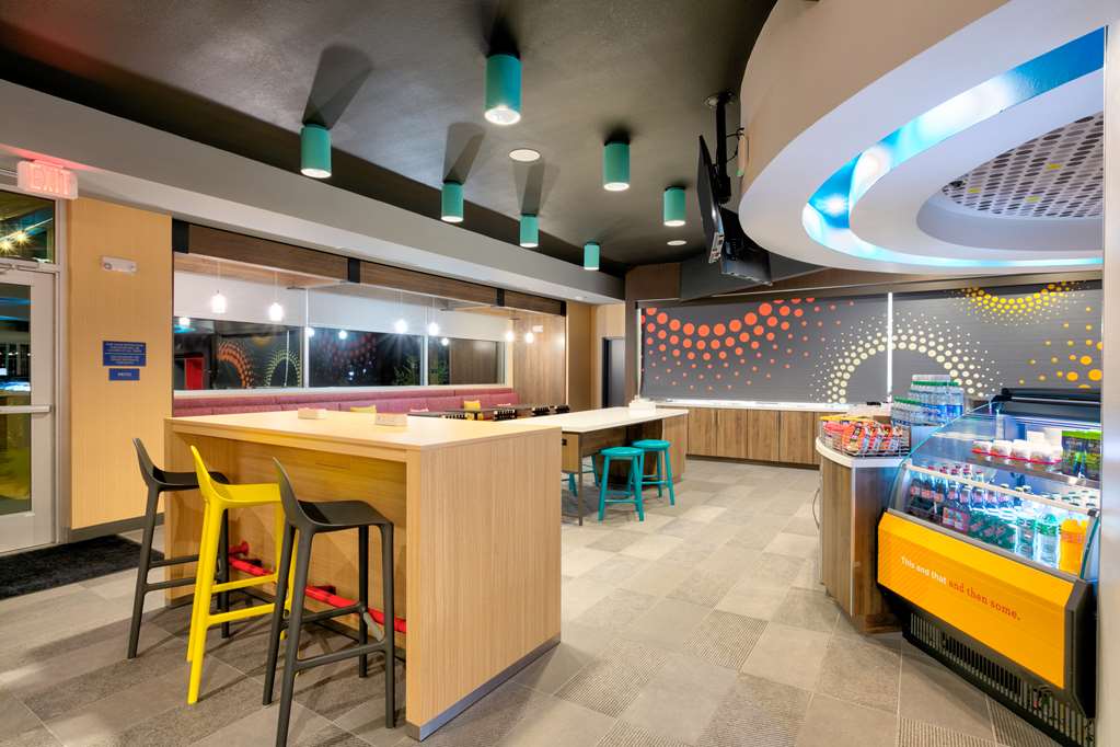 Tru by Hilton Austin NW Arboretum Image