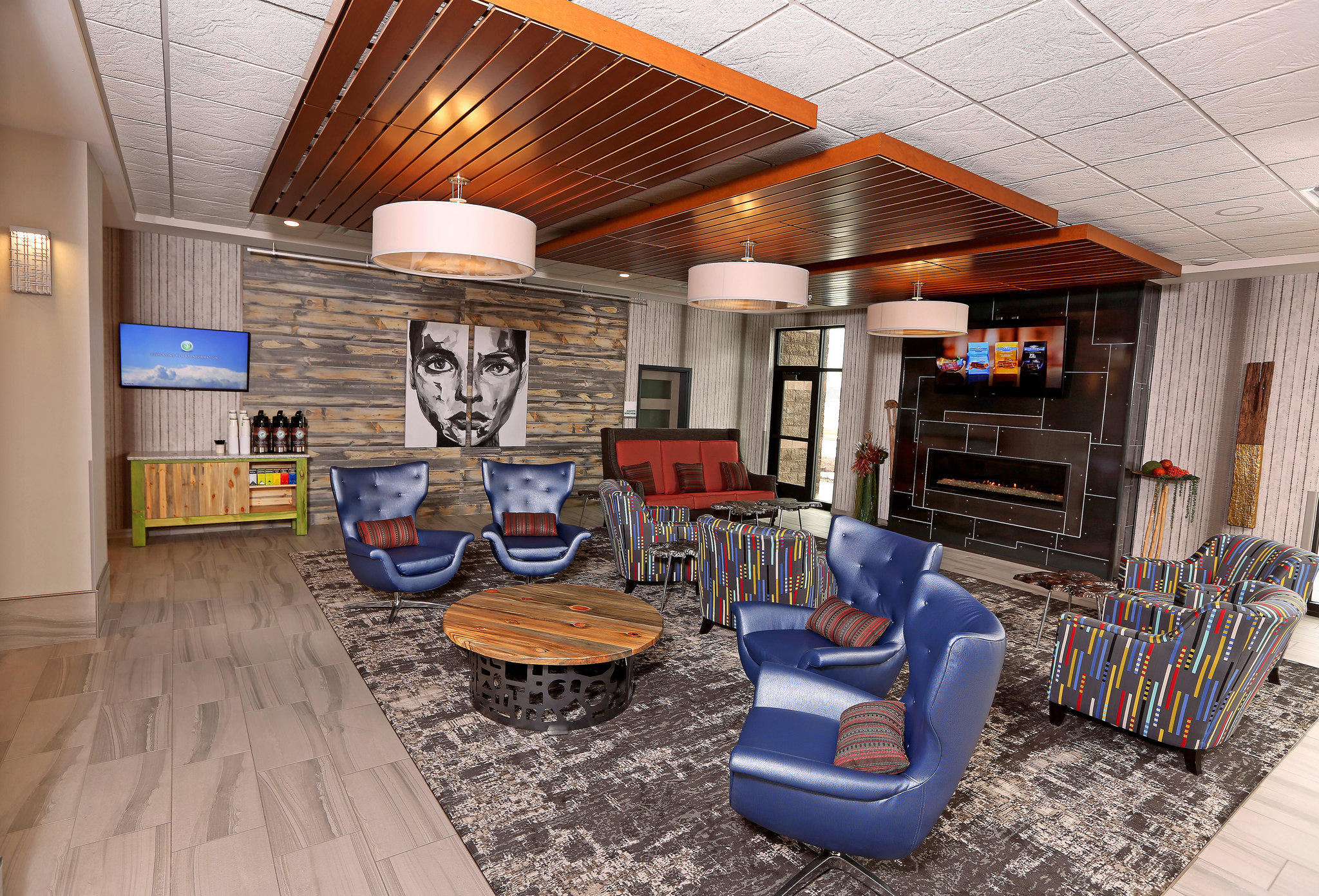 Holiday Inn & Suites Sioux Falls - Airport Photo