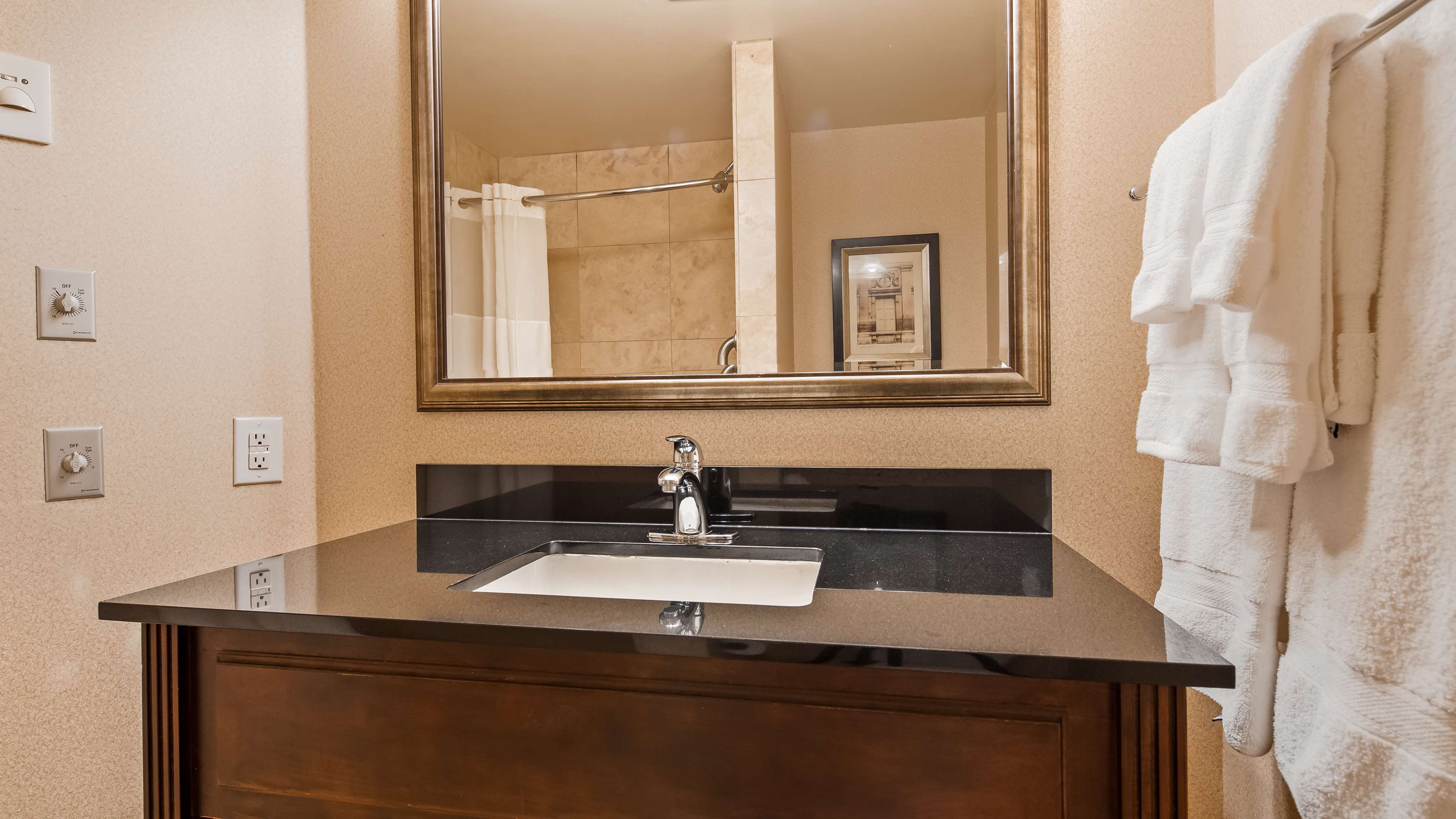 Best Western Heritage Inn Photo