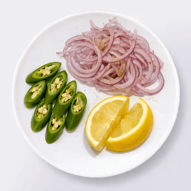 Sliced Onion/ Chili/ Lemon