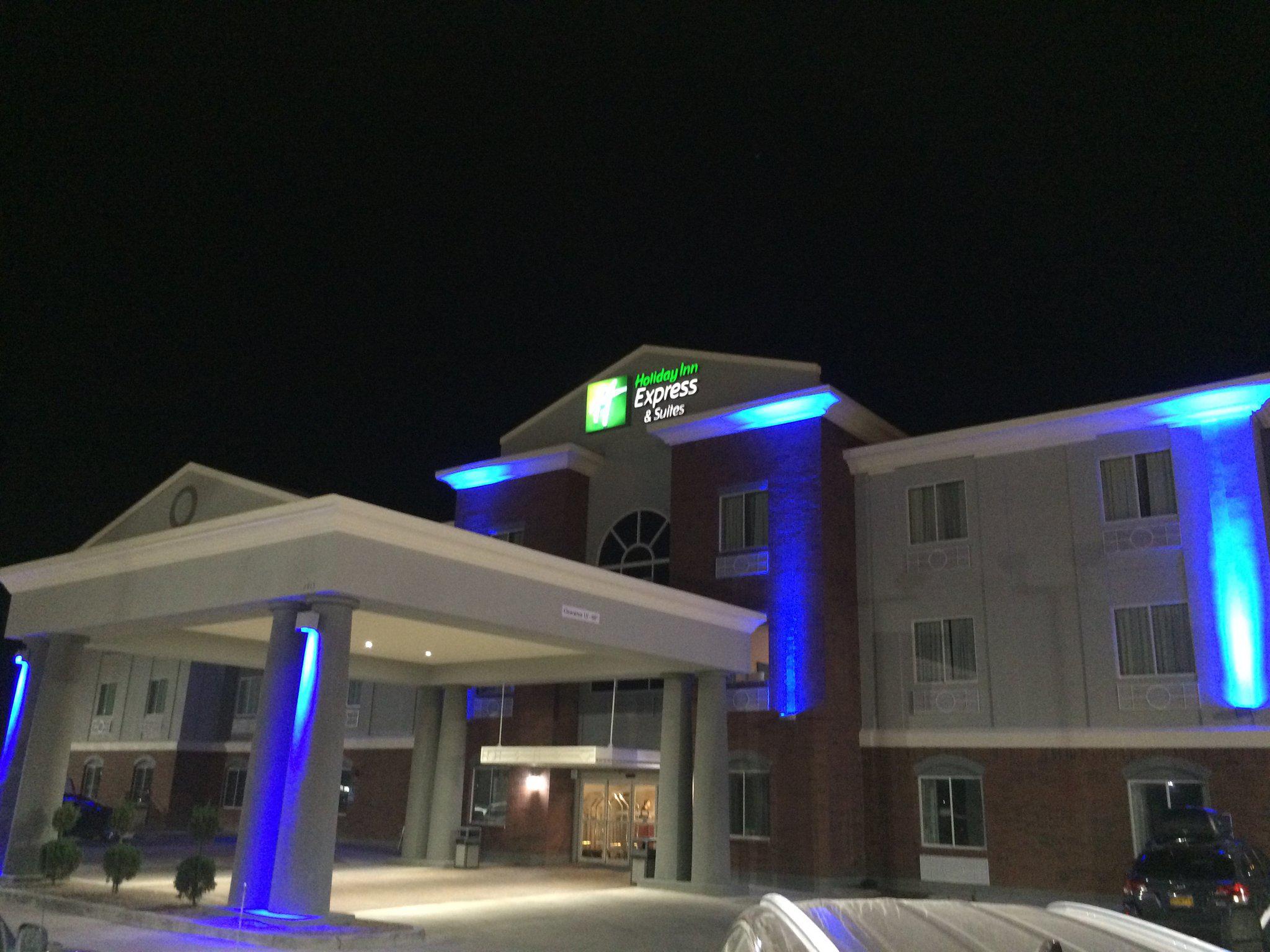 Holiday Inn Express & Suites Fort Stockton Photo