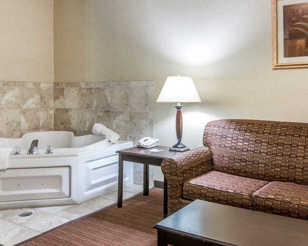 Images Comfort Suites