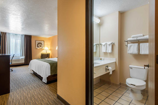 Images Quality Inn & Suites