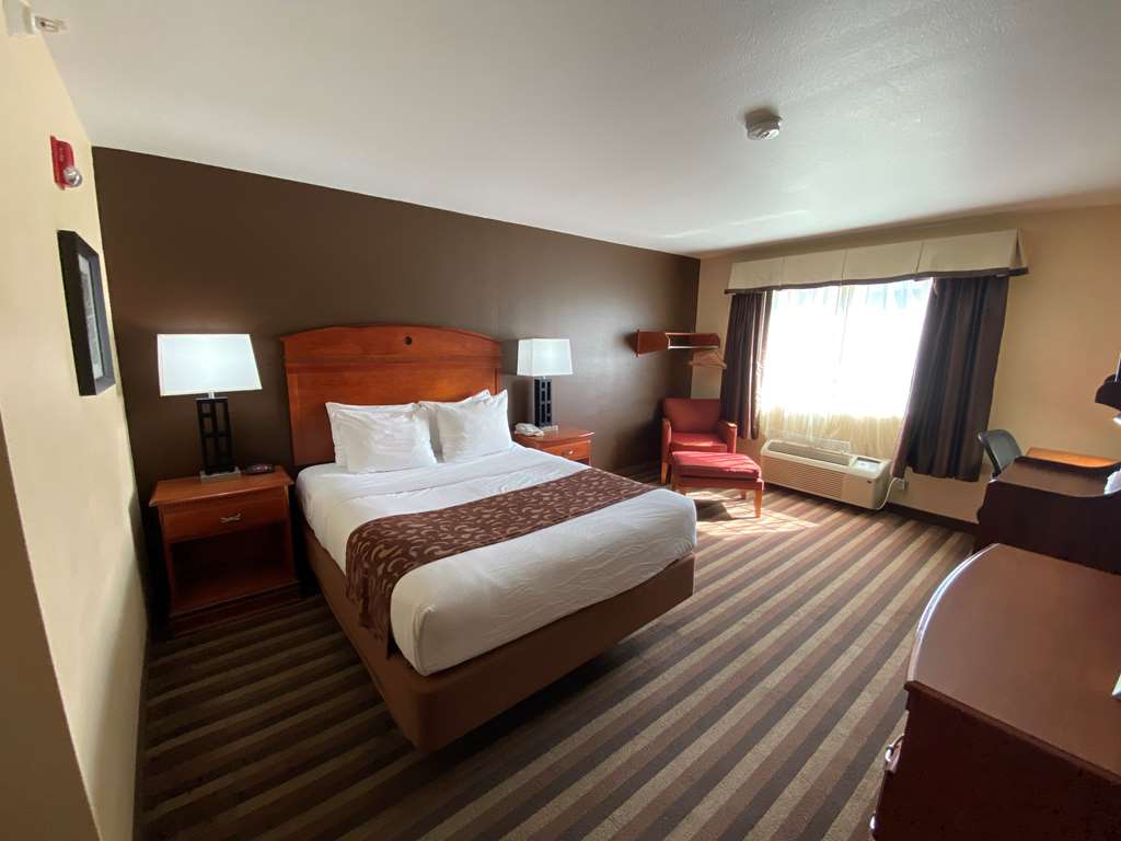 Best Western Manhattan Inn Image