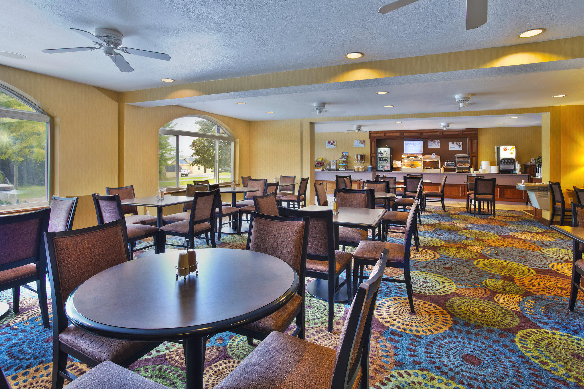 Holiday Inn Express Mackinaw City Photo