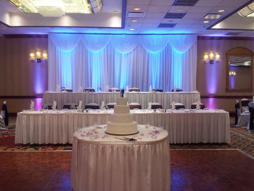 DoubleTree by Hilton Hotel Chicago - Alsip Image