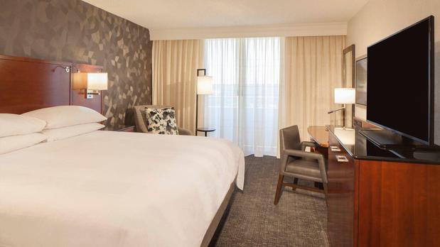 Images Omaha Marriott