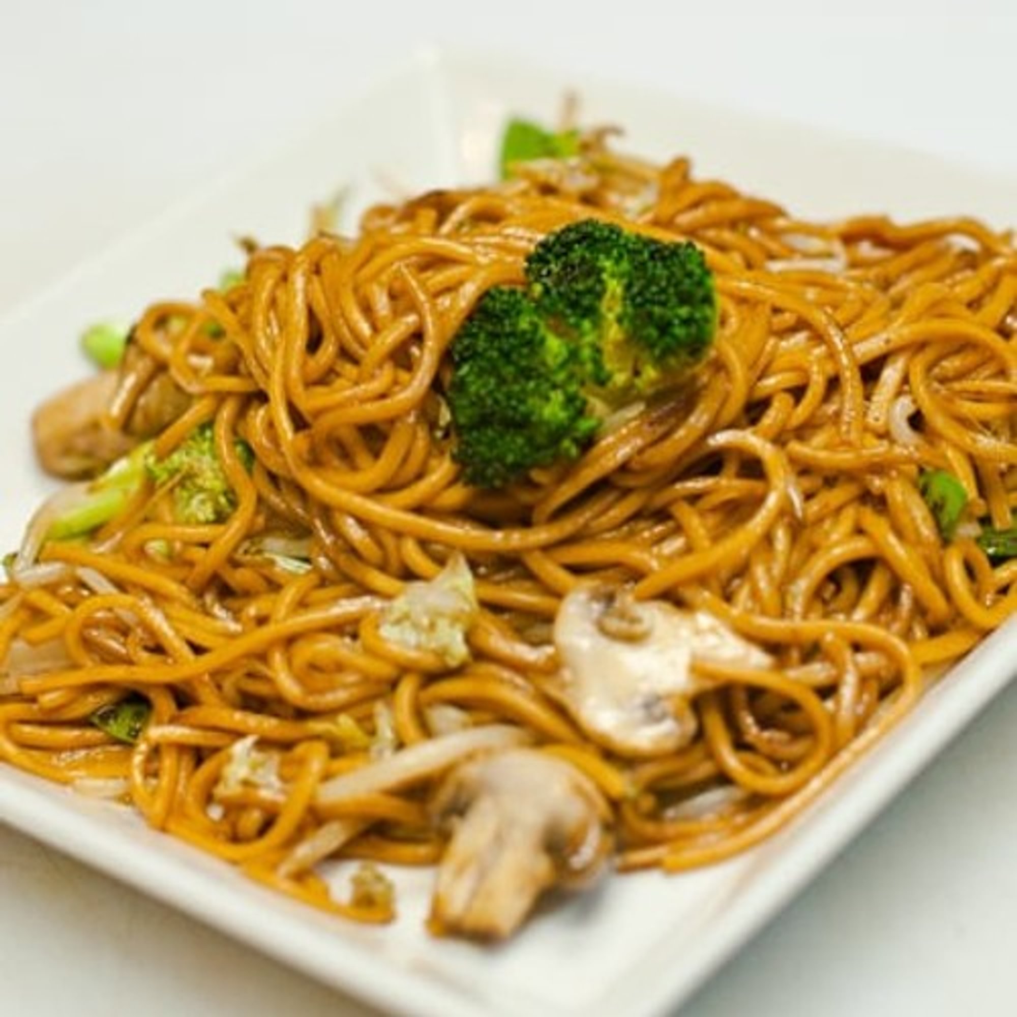 L- Vegetables Lo Mein