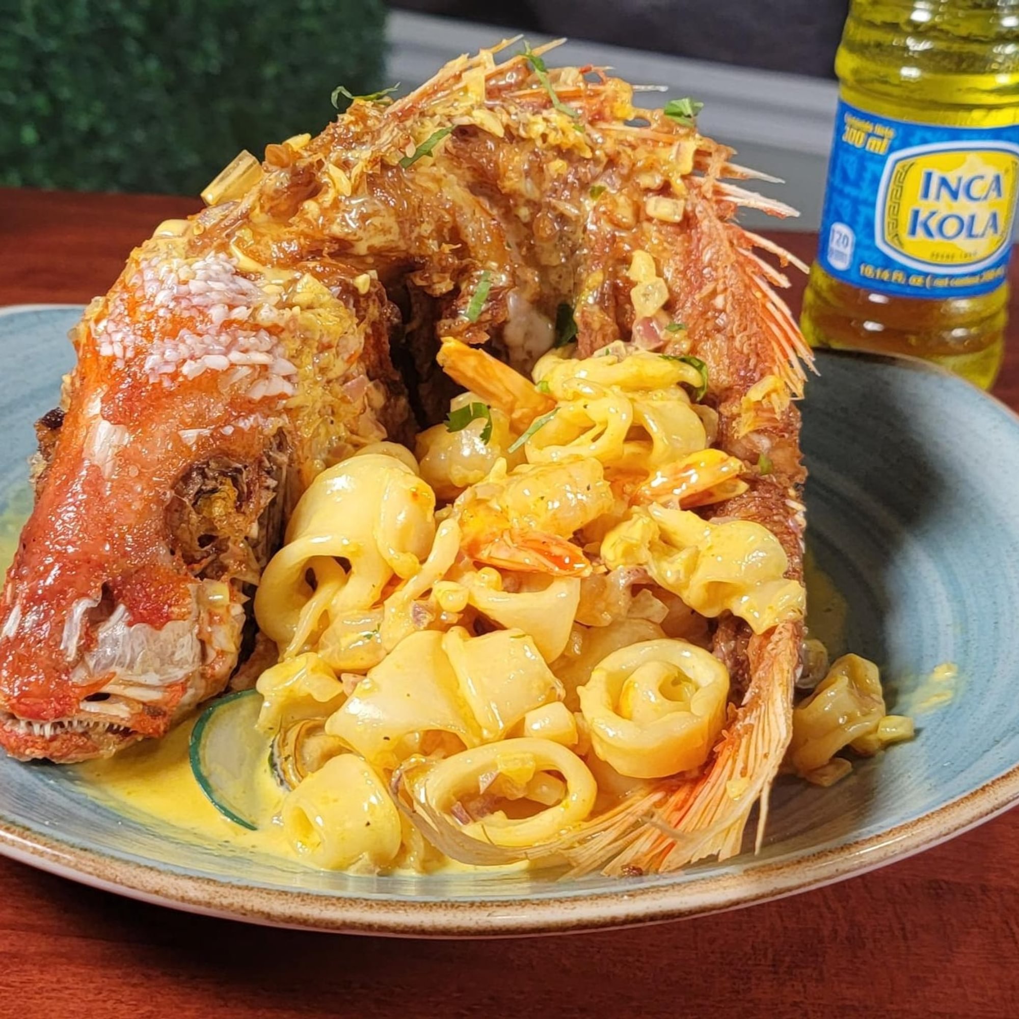 Pargo Rojo En Salsa De Mariscos