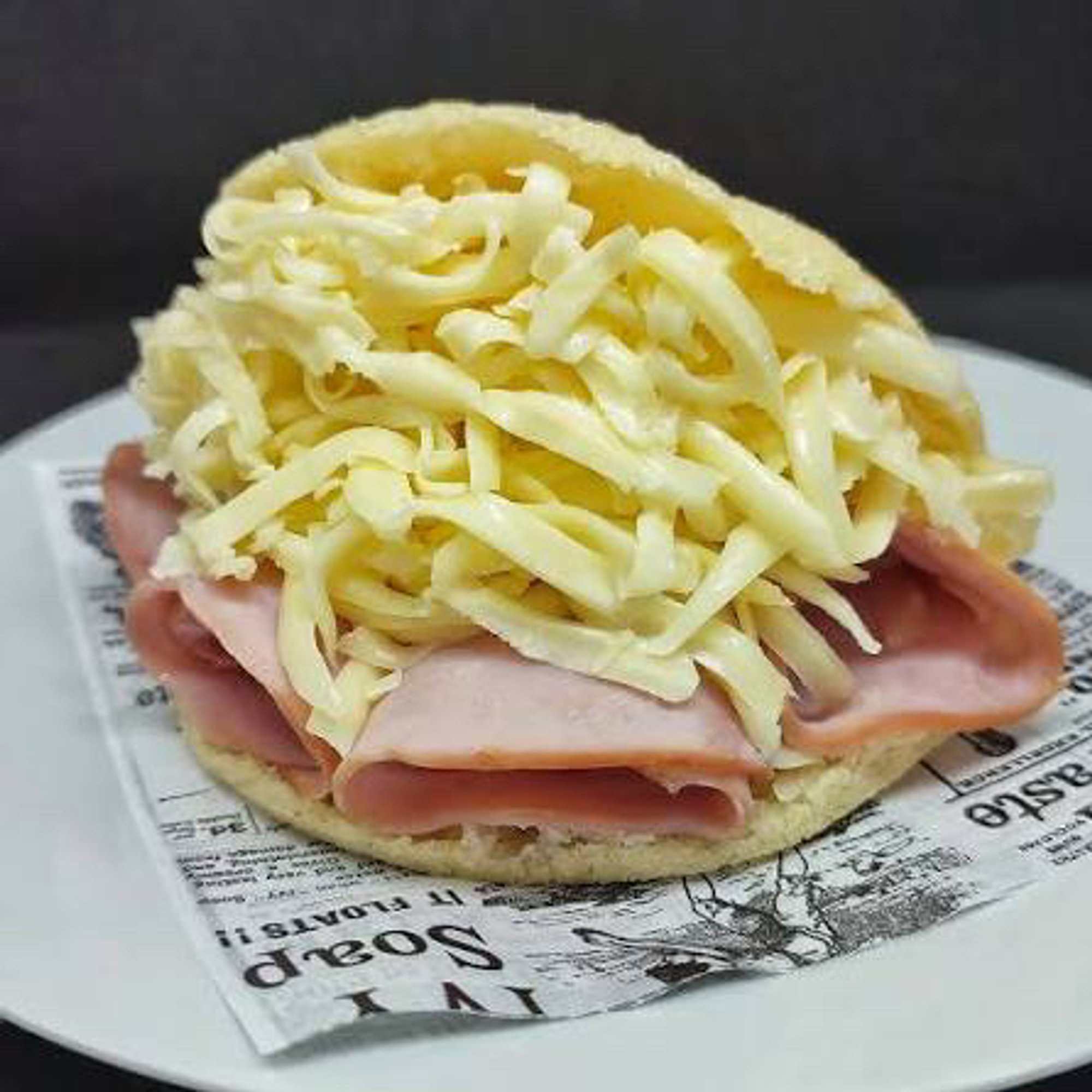 Arepa Jamon y Queso