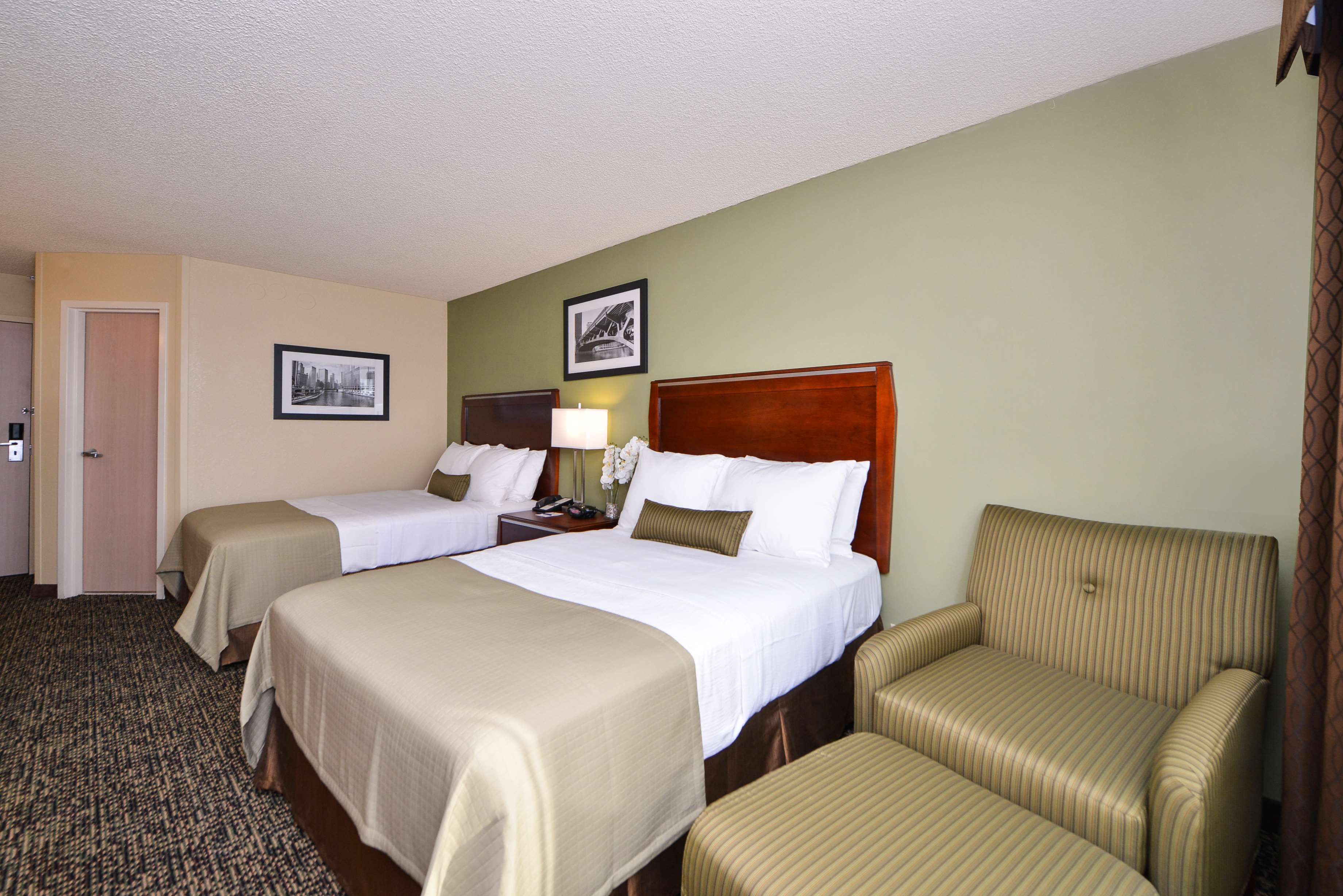 Best Western Plus Glenview-Chicagoland Inn & Suites Photo