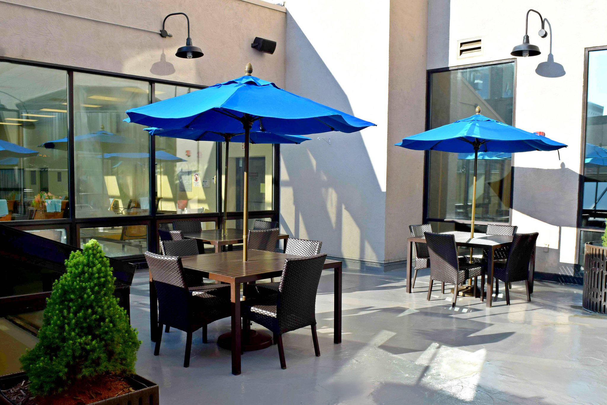 Courtyard by Marriott Columbus Downtown Photo