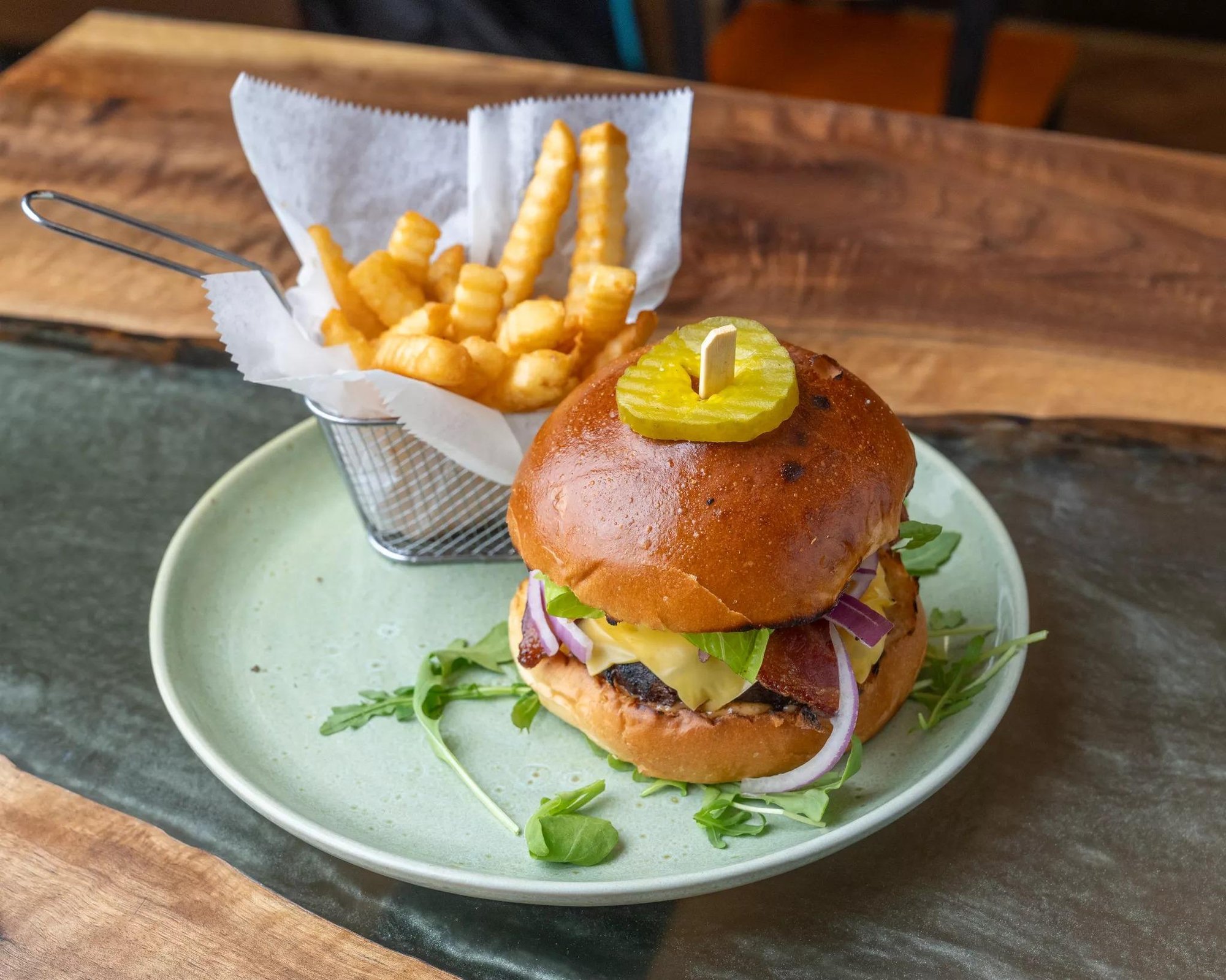 Olde Rye Classic Burger