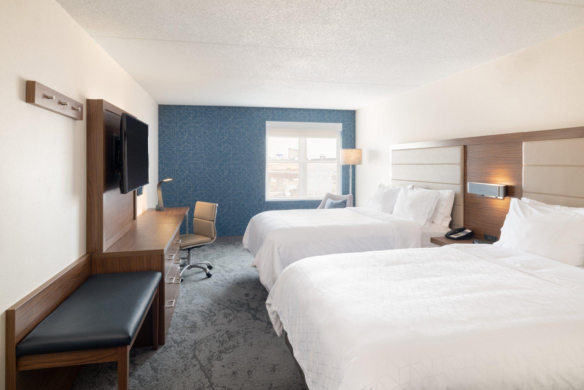 Holiday Inn Express & Suites Boston - Cambridge Photo