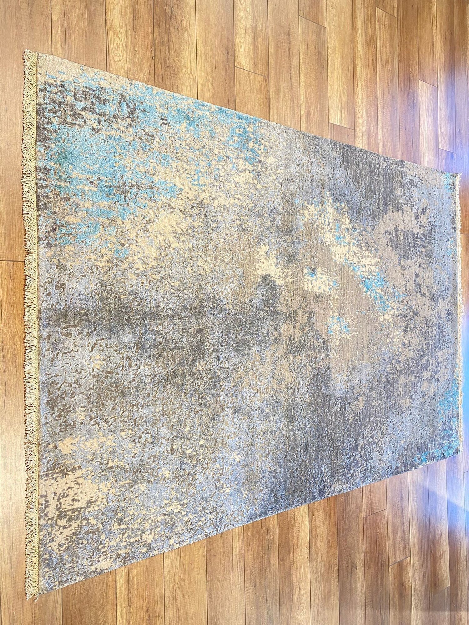 Rug Center Image