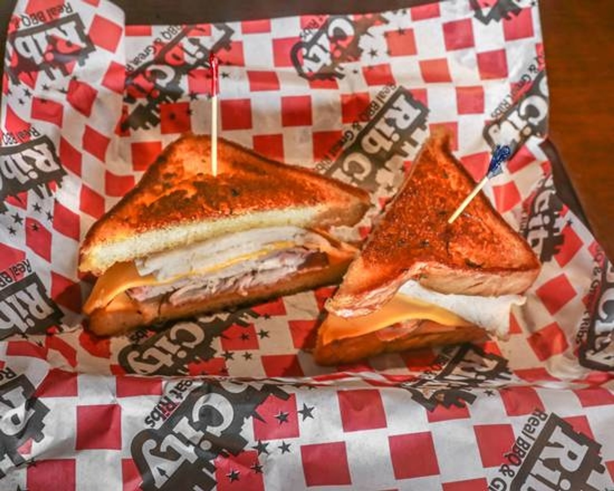 Fly'n Pig Sandwich