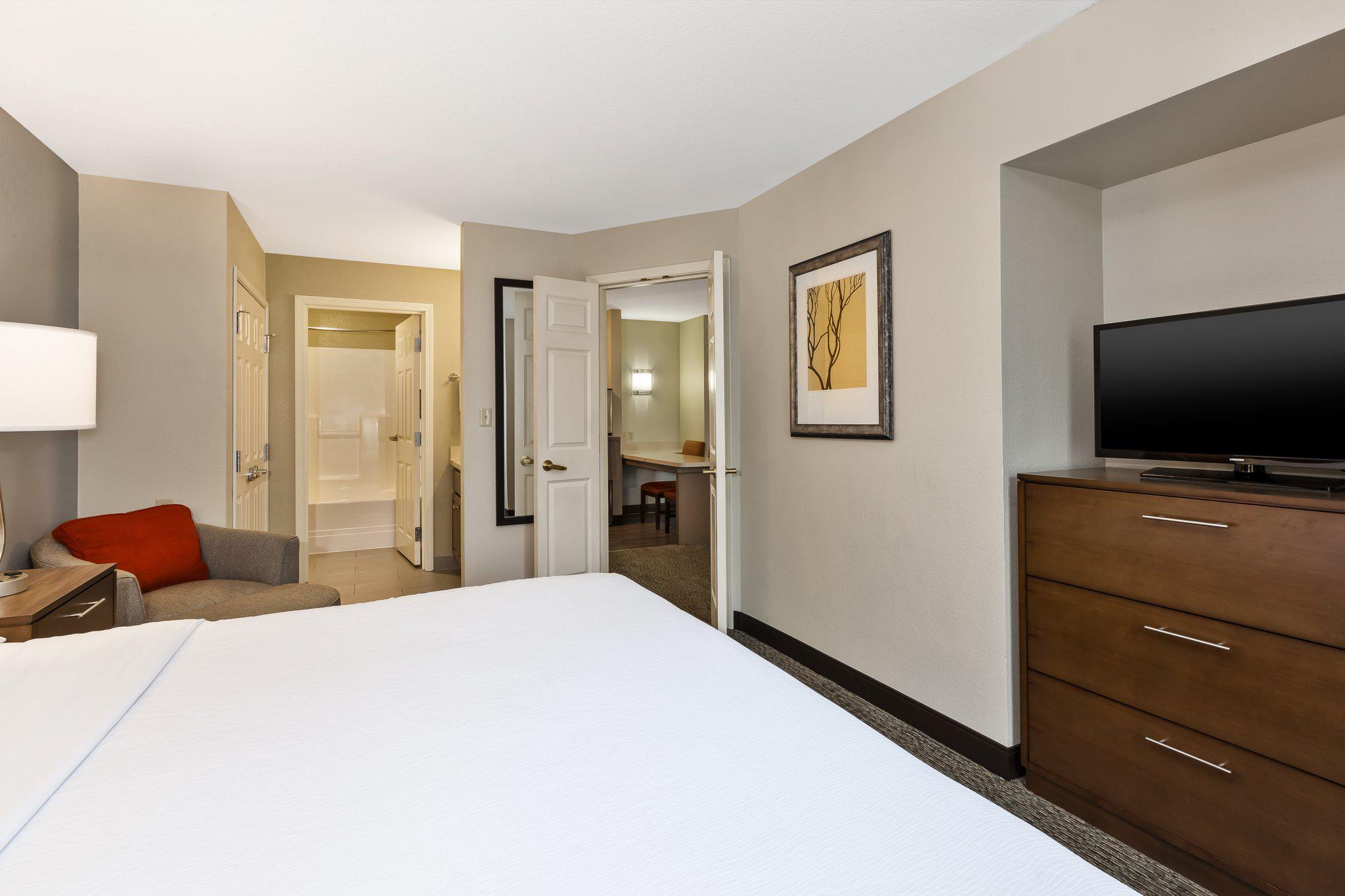 Staybridge Suites Kalamazoo Photo