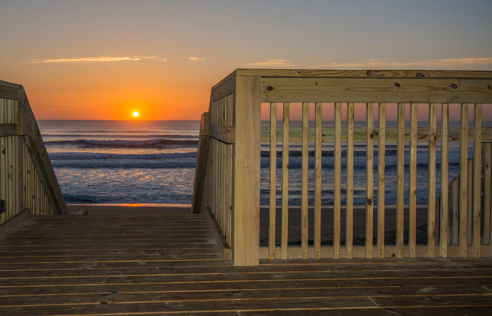 Holiday Inn Express Nags Head Oceanfront Photo