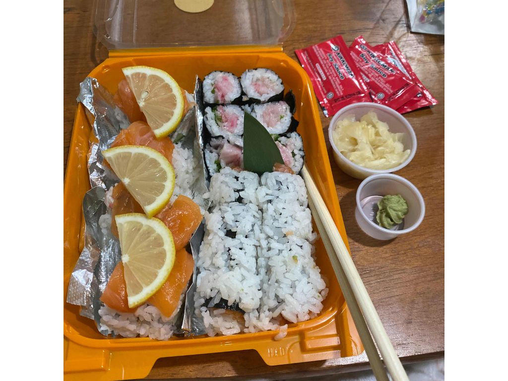 Negihama Roll (Yellowtail W/ Green Onion)