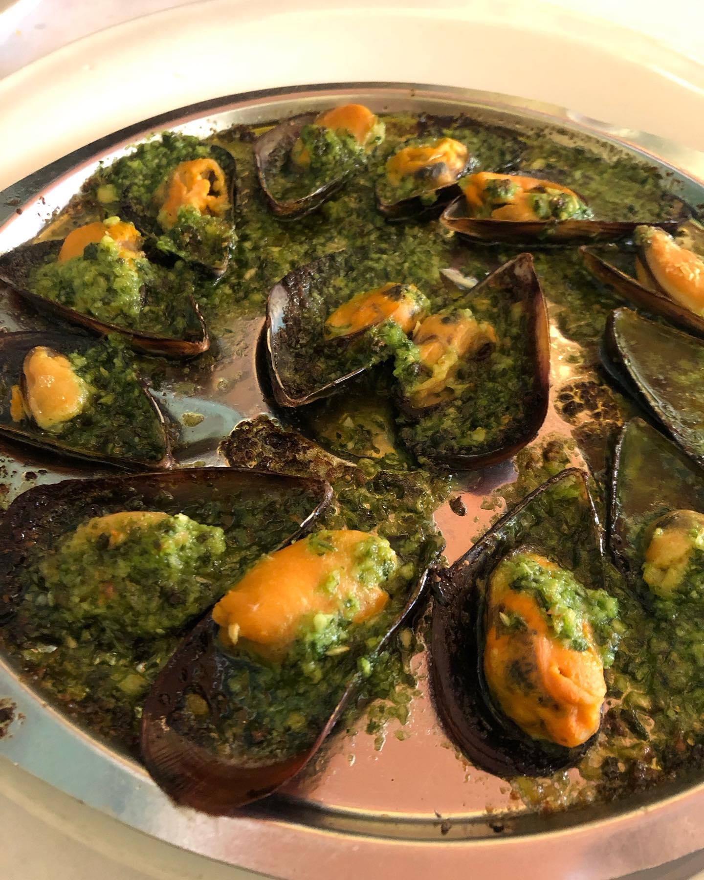 Platter of Black Mussels "A l'Escargot"