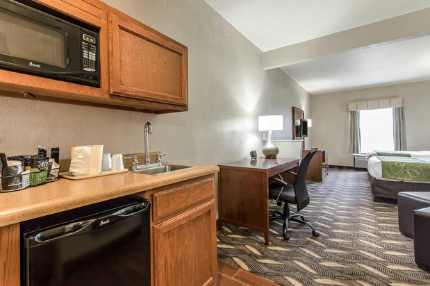 Images Comfort Suites