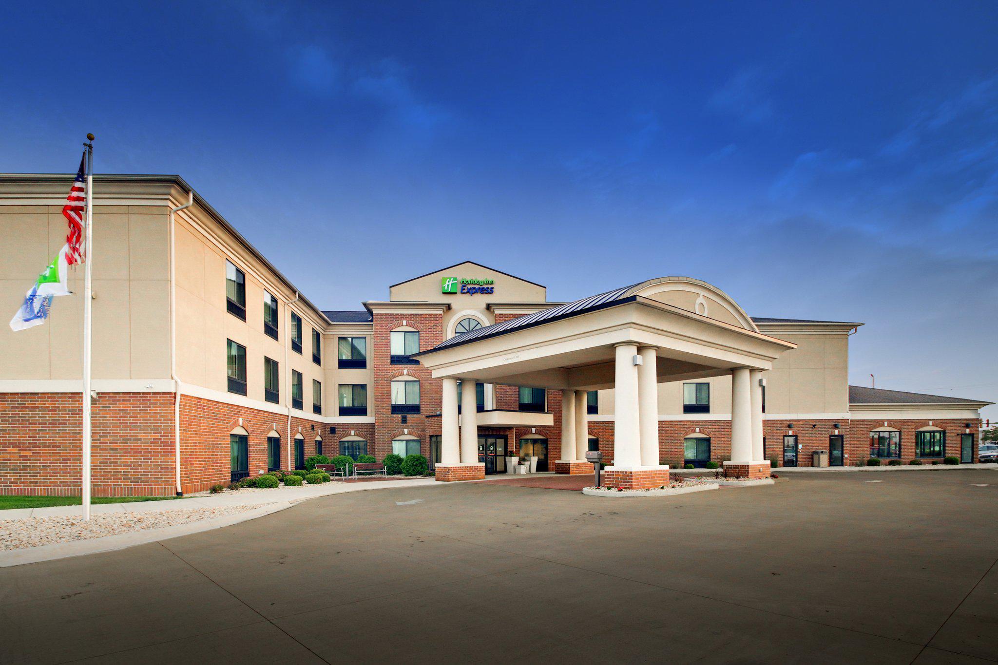 Holiday Inn Express & Suites Peru - Lasalle Area Photo