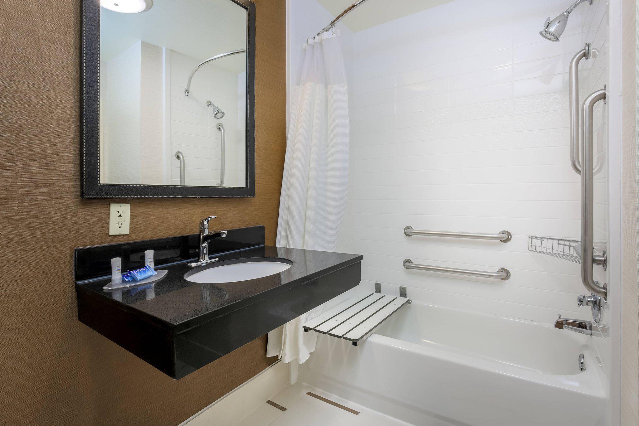 Fairfield Inn & Suites by Marriott Las Vegas South Photo