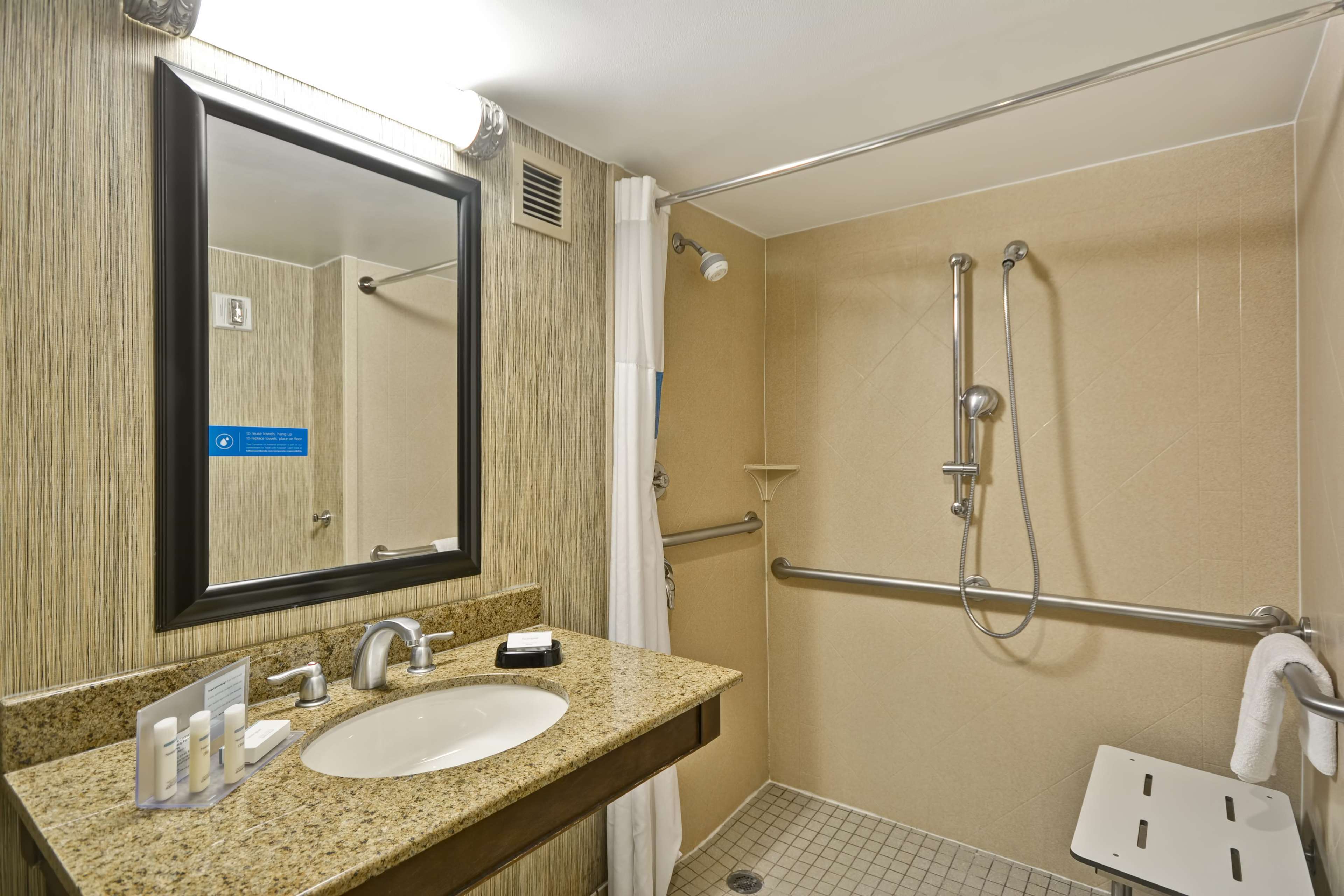 Hampton Inn Chicago/Naperville Photo