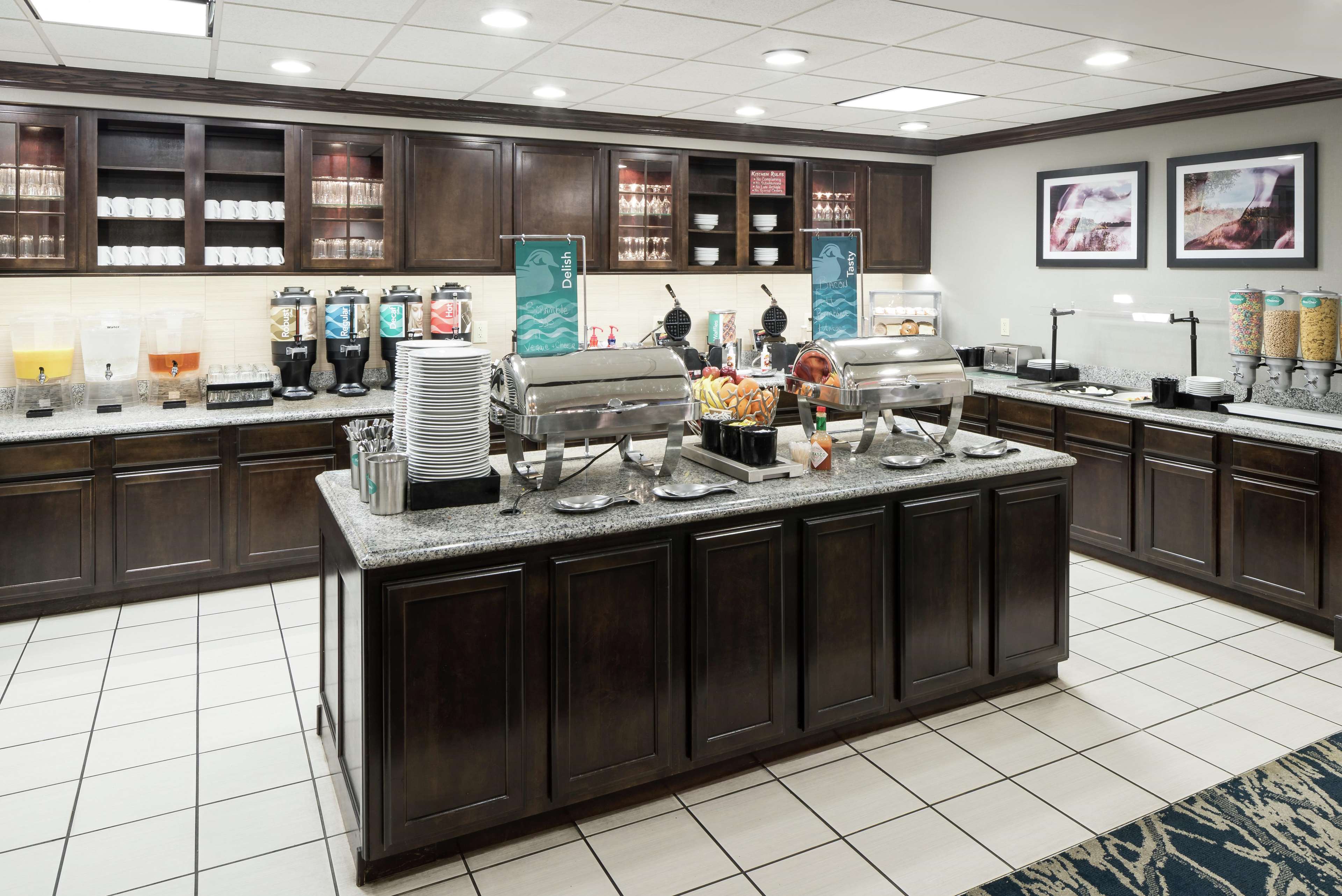 Homewood Suites by Hilton Cedar Rapids-North Photo