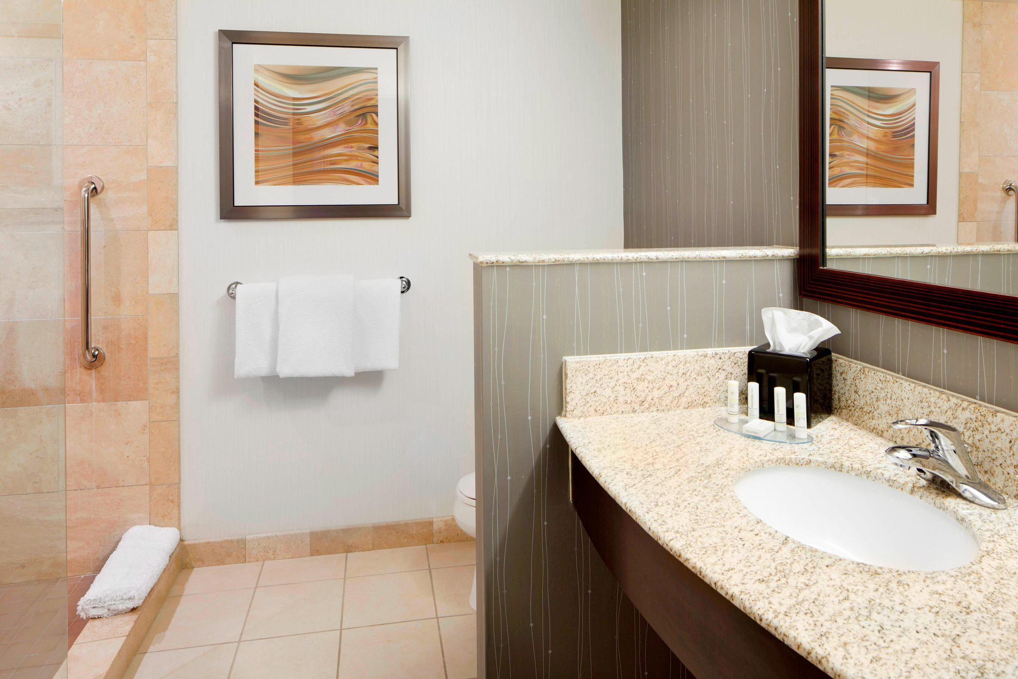 Courtyard by Marriott Pittsburgh Airport Settlers Ridge Photo