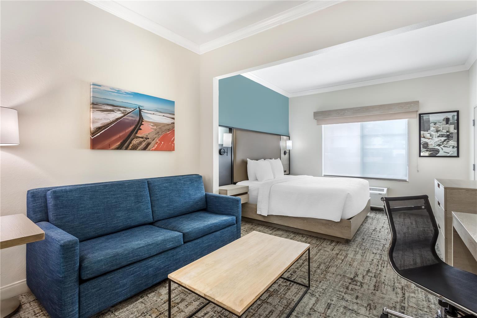 Best Western Plus Airport Inn & Suites