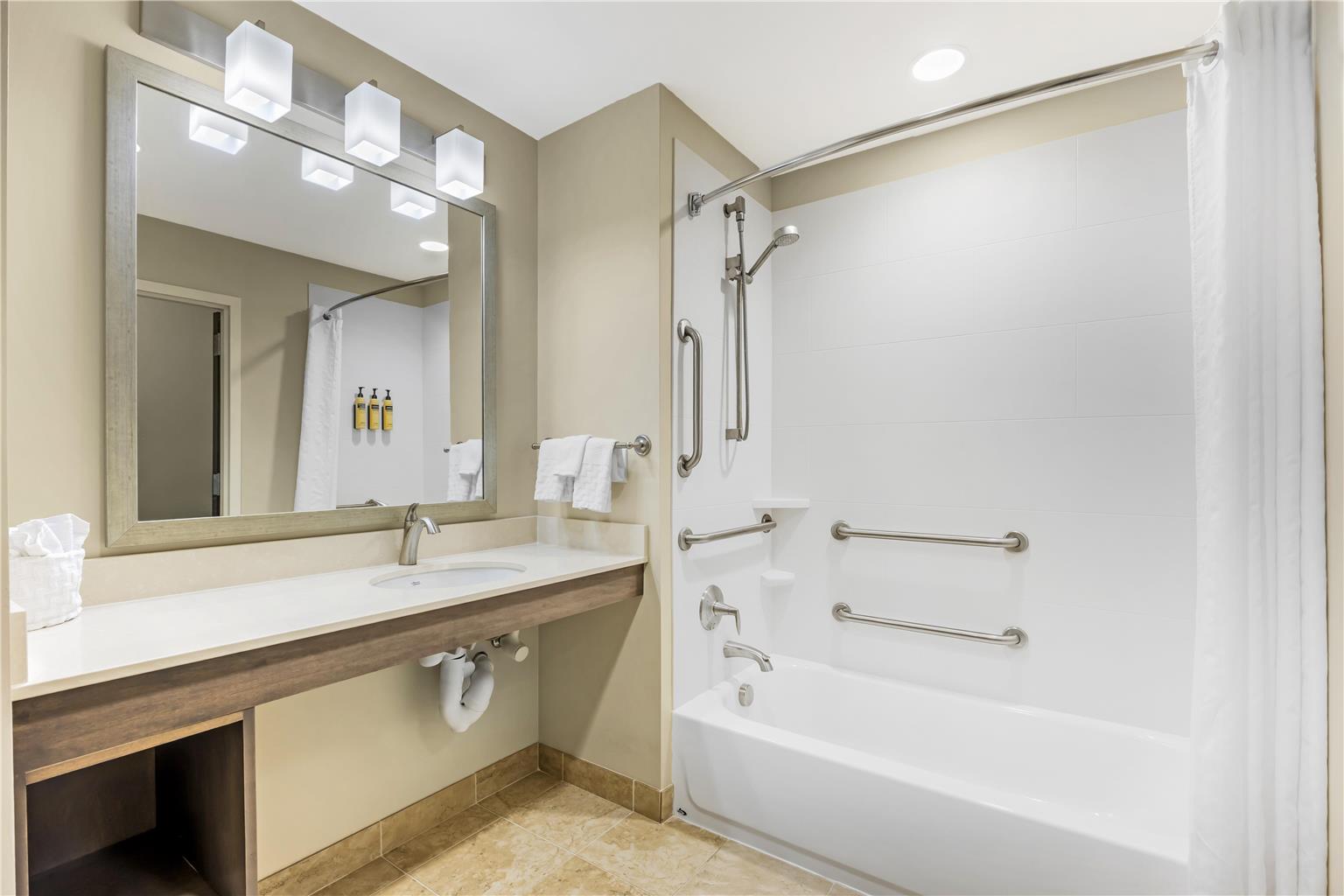 Best Western Plus Centralia Hotel & Suites Image