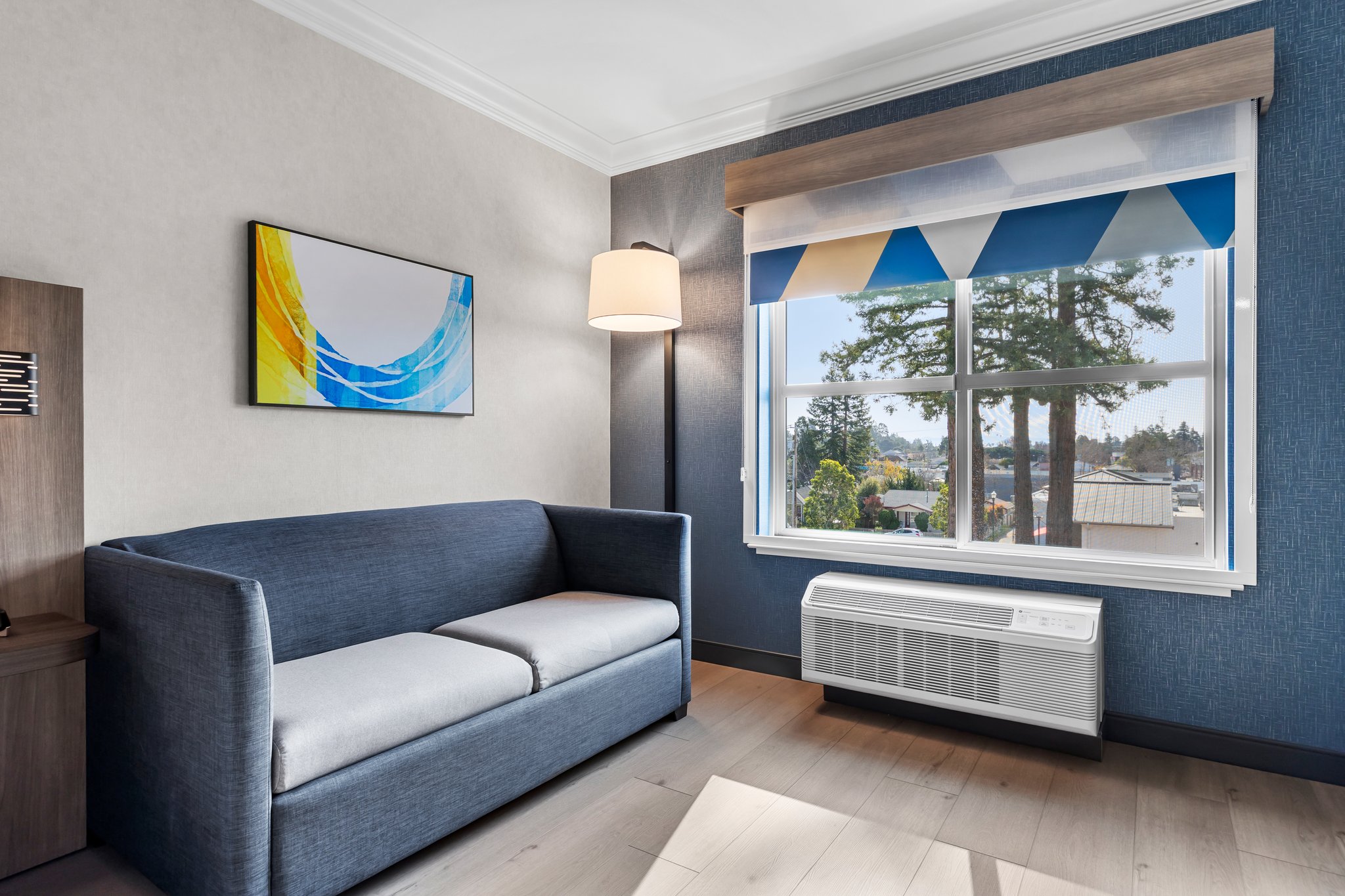 Holiday Inn Express & Suites Santa Cruz by IHG Image